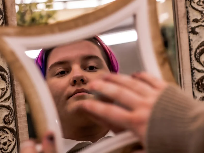 skyler mirror
